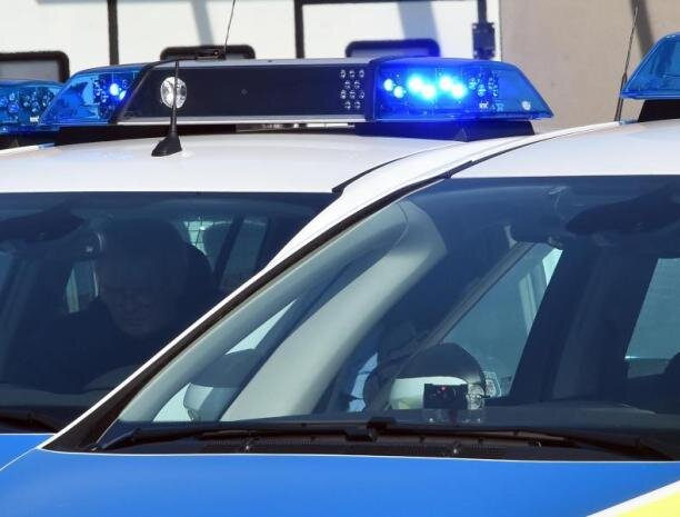 Anrufer aus dem Iran löst Polizeieinsatz in Zwickau aus - Ein Anrufer aus dem Iran hat am späten Mittwochnachmittag einen Polizeieinsatz im Zwickauer Stadtteil Neuplanitz ausgelöst.