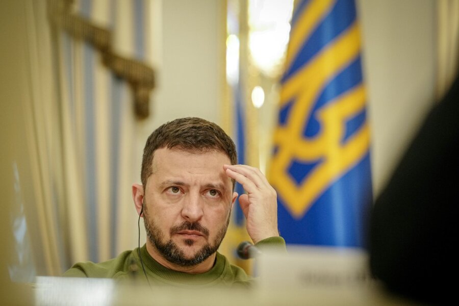 Anschlagspläne gegen Selenskyj aufgedeckt - Zwei Mitglieder des Personenschutzes um Wolodymyr Selenskyj, sollen Teil eines geplanten Attentates auf den ukrainischen Präsidenten gewesen sein.