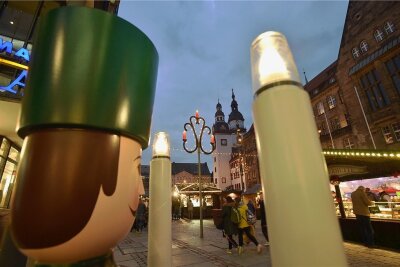 Anstieg um teils mehr als 50 Prozent: Chemnitzer Weihnachtsmarkt wird teurer - Der Weihnachtsmarkt in Chemnitz zählte vor Ausbruch der Corona-Pandemie alljährlich zu den meistbesuchten Veranstaltungen in der Region. 