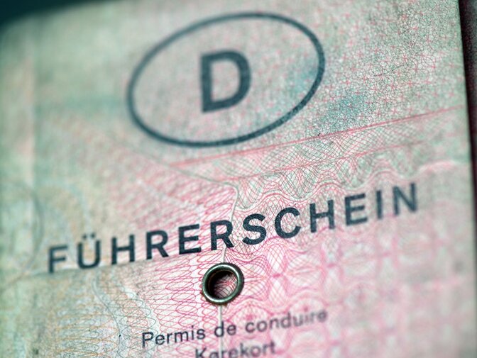 Ansturm auf Führerscheinstelle in Mittelsachsen: Amt erweitert Öffnungszeiten - 