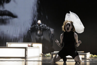 "Antigone"-Premiere jetzt auch am Theater Plauen-Zwickau - Julia Hell als Antigone.  