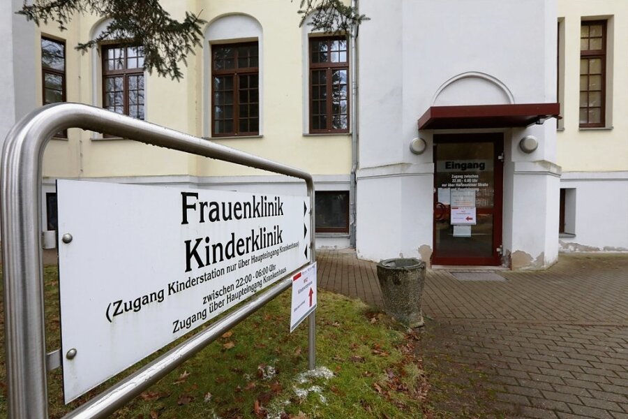 Das Schild steht dort immer noch. Trotzdem ist die Kinderklinik in Lichtenstein zurzeit geschlossen.