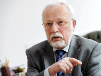Anwalt, Musiker, Ex-DDR-Ministerpräsident: Lothar de Maizière wird 75 - Lothar de Maiziere in seinem Büro in Berlin. Am Montag feiert heute seinen 75. Geburtstag.