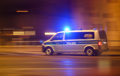 Anwohner beobachtet Sprayer in Chemnitz - am Ende sind zwei Polizisten verletzt - Die Beamten entdeckten den 25-Jährigen. Dann bedrohte er sie. (Symbolbild)