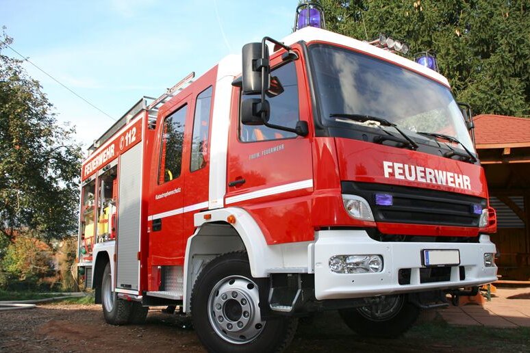 Anwohner löscht Wohnungsbrand in Großsteinbach - 