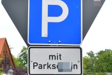 Anwohner-Parken: Stadt zeigt sich teilweise kulant - Der Parkplatz an der Geschwister-Scholl-Straße ist während des Bergstadtsommers für Anwohner freigegeben. Das gleiche gilt für den Platz an der Talstraße. 