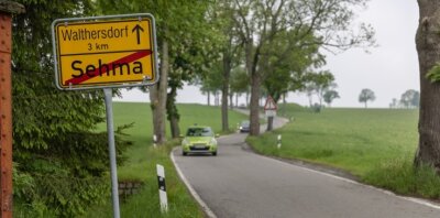 Anwohner wehren sich gegen Straßenausbau vor ihren Türen - Sie ist seit Jahren ein Zankapfel: die Straße zwischen Sehma und Walthersdorf. Der geplante Ausbau seitens des Landkreises - vor allem innerorts - sorgt für heftige Kritik der Anwohner in Sehma. 