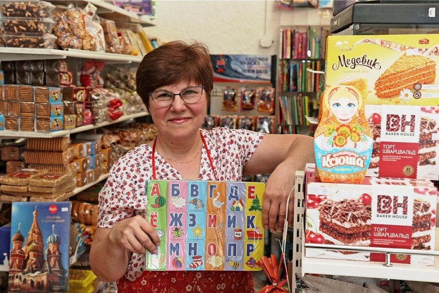 Anzahl der Russischschüler in Westsachsen nimmt zu - Galina Dak betreibt seit 1997 den russischen Laden "Sibirien" in der Zwickauer Bahnhofstraße. Oft kommen Kunden zu ihr, die beim Einkauf ihre Russischkenntnisse ausprobieren wollen. 