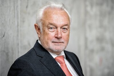 Anzeige gegen Kubicki: Kanalratten, Putschisten und Schlampen - WolfgangKubicki - Bundestagsvizepräsident