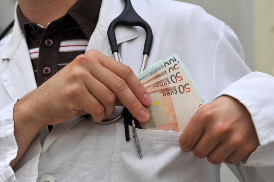 AOK Plus um 1,7 Millionen Euro betrogen - Die AOK Plus hat etliche Betrugsfälle im Gesundheitswesen aufgedeckt.