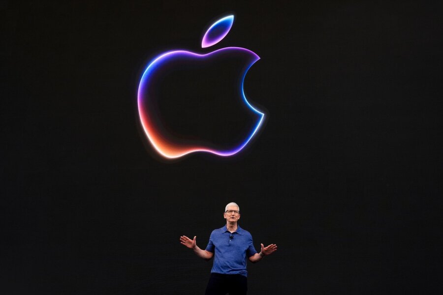"Apple Intelligence" - iPhone-Konzern startet KI-Offensive - Apple-CEO Tim Cook auf der Apple-Entwicklerkonferenz WWDC in Cupertino.