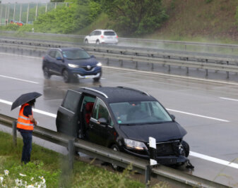 Aquaplaning sorgt für Unfälle auf A4 bei Glauchau - Zwei Fahrer verloren am Mittwochfrüh die Kontrolle über ihr Fahrzeug.