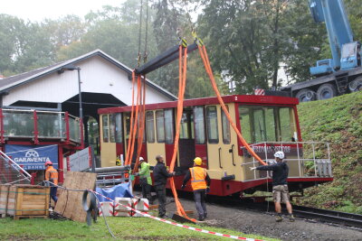 Arbeiten an Wagen der Drahtseilbahn gehen voran - 