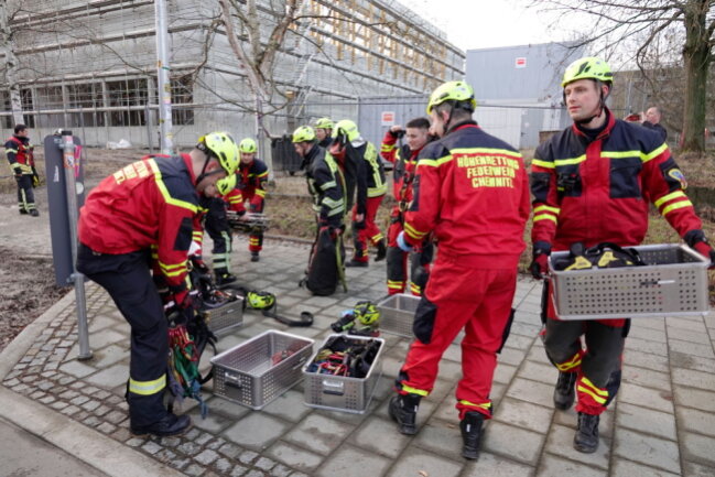 Die Höhenrettung der Feuerwehr Chemnitz war im Einsatz.
