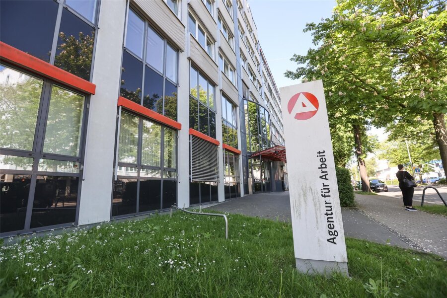 Arbeitslosigkeit sinkt in Chemnitz erstmals in diesem Jahr - Jobvermittlung läuft in Chemnitz bei der Agentur für Arbeit und im Jobcenter, beide Behörden haben ihren Sitz neuerdings gemeinsam an der Heinrich-Lorenz-Straße.