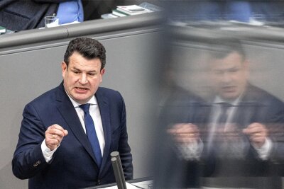 Arbeitsminister Heil: „Hören Sie auf, einen solchen Unsinn zu erzählen“ - Bundesarbeitsminister Hubertus Heil (SPD) verteidigt im Bundestag den Etat seines Ressorts.