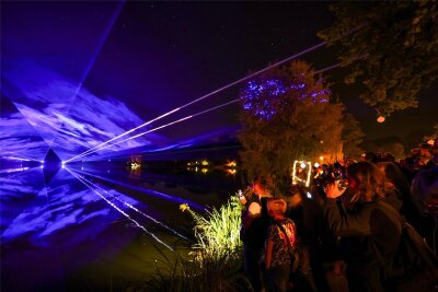 „Art im Park“ in Waldenburg: Wozu es nach dem gelungenen Neustart noch Gesprächsbedarf gibt - Die Lasershow hat zu den Höhepunkten beim Neustart von „Art im Park“ in Waldenburg gehört.