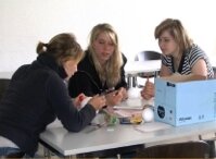 Assessment-Programm tasteMINT jetzt auch für andere Hochschulen offen - Abiturientinnen beim zweiten Potenzial-Assessment tasteMINT an der TU Dresden im Juni 2009