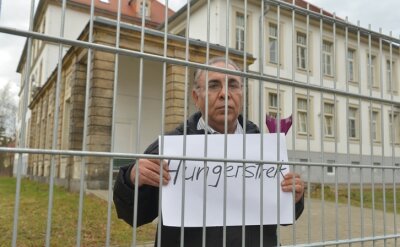  Der Iraner Ali Assadi streikt: Nach 17 Jahren im Heim, hier an der Chemnitzer Straße in Freiberg, ringt er um seine Menschenwürde. 
