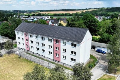 Asylunterkünfte für Mittelsachsen: Entscheidung zu Sonderkreistagssitzung steht aus - Das Ex-Internat in Rochlitz gehört an den Kreis und soll an dessen Tochter, die LMSG, verkauft werden.