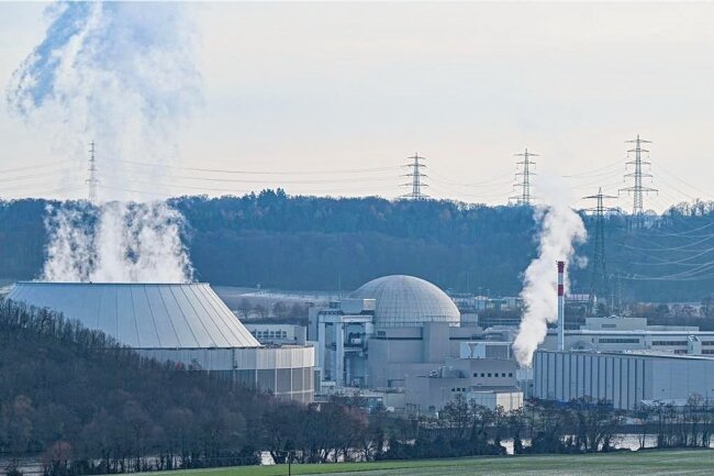 Atomausstieg: Sachsens Ministerpäsident Kretschmer will Meiler weiterlaufen lassen - Auch das Kernkraftwerk Neckarwestheim 2 in Baden-Württemberg soll am 15. April endgültig vom Netz gehen. 
