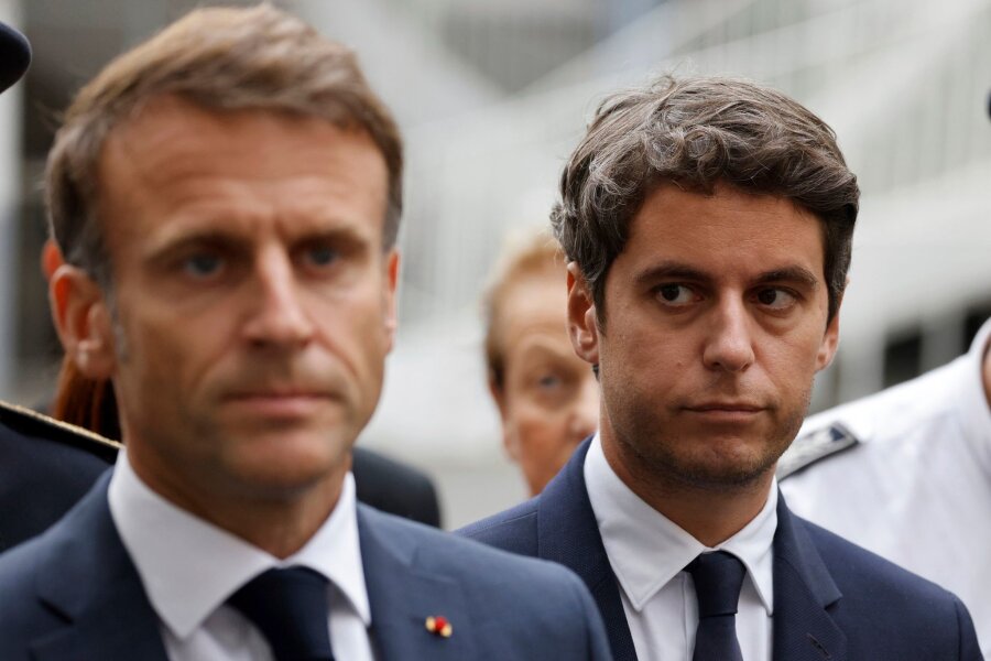 Attal: Frankreich vor historischer Richtungsentscheidung - Gabriel Attal (r.) und Frankreichs Präsident Emmanuel Macron.