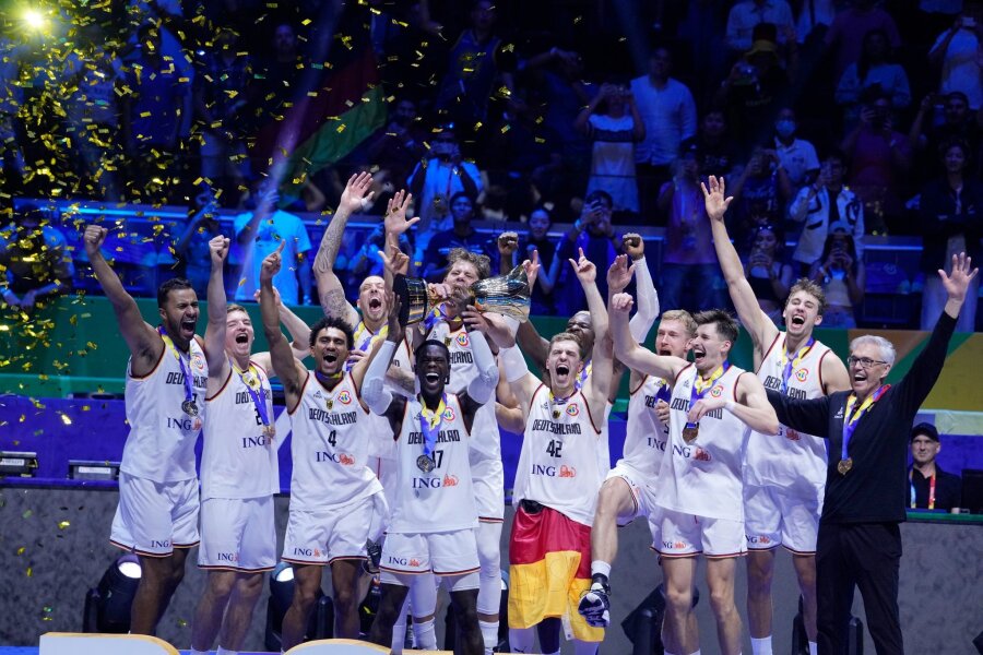 Attraktive Olympia-Lose für deutsche Basketball-Teams - Die DBB-Männer reisen als Weltmeister nach Paris.
