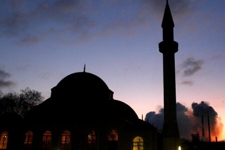 Auch CSU will mit Thema Islam punkten - Die Moschee in Duisburg-Marxloh in Nordrhein-Westfalen. Sollen die Muslime in Deutschland künftig eine Kirchensteuer zahlen?