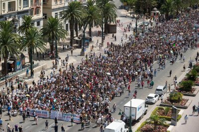 Auch in Málaga großer Protest gegen Massentourismus - Tausende Menschen demonstrieren in Málaga gegen Massentourismus und hohe Mieten.
