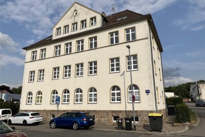 Auch nach Verkauf weiter Widerstand gegen Asylwohnungen in Frankenberg - Dieses Haus in der Lerchenstraße in Frankenberg wechselt am 1. September den Besitzer. Der Landkreis will darin Asylsuchende unterbringen.