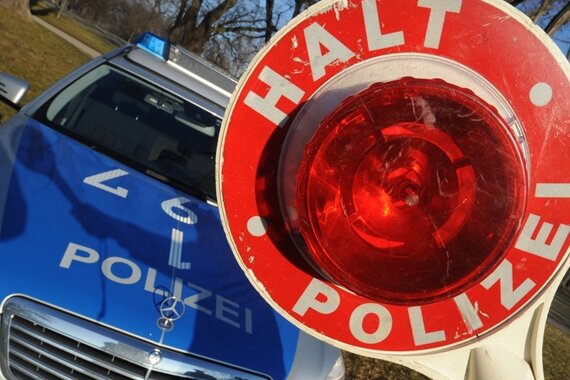 Audi-Fahrer mit mehr als 100 km/h in Rosenbach gestoppt - 