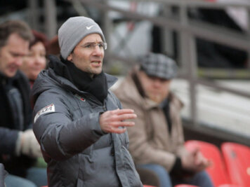 Aue bezwingt Unterhaching 2:0 - Für Trainer Michael Wiesinger und den FC Ingolstadt bleibt es bei Platz drei