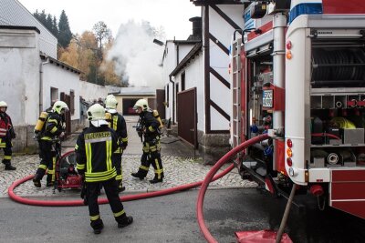 Aue: Kellerbrand an der Brückenstraße - 