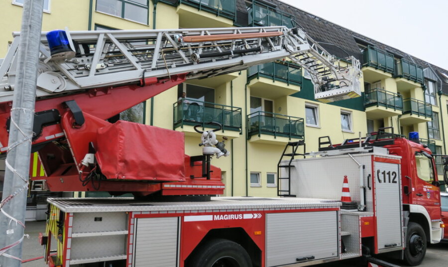 Aue: Küchenbrand in Mehrfamilienhaus - 
