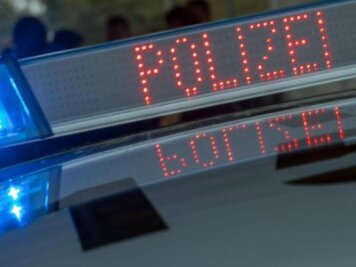 Aue: Mit Tempo 179 auf Autobahnzubringer - Polizei stoppt Raser - 