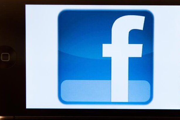 Aue: Prozess wegen Volksverhetzung: Facebook-Kommentar kostet Mann 2400 Euro