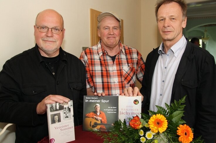 Aue-Schwarzenberg: Kulturraum Erzgebirge vergibt Literaturpreise des Jahres 2012 - Literaturpreisträger 2012: Ulrich Schacht aus Schweden, Stefan Gerlach aus Zwönitz und Josef Haslinger aus Wien (v. l.).