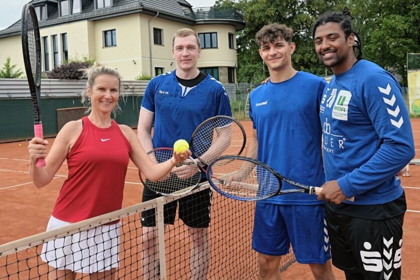 Auer Handballer nehmen in Zwickau den Schläger in die Hand - 