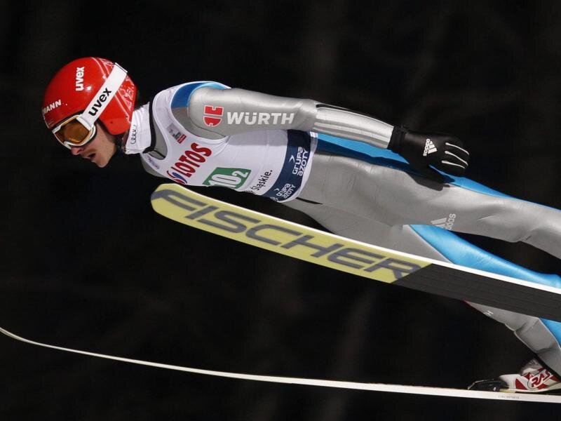 Auer Skispringer Richard Freitag gewinnt in Nischni Tagil - Richard Freitag sprang von Rang acht noch auf Platz eins.