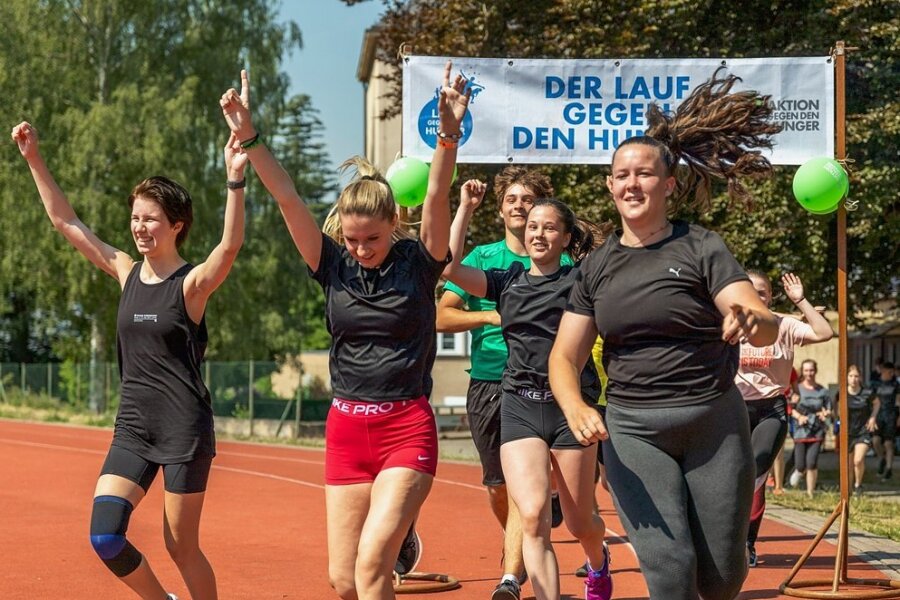 Die Besonderheit des Sportfestes ist in diesem Jahr, dass die Zehntklässler gemeinsam mit den Sonnenhofschülern am "Lauf gegen den Hunger" teilnehmen.