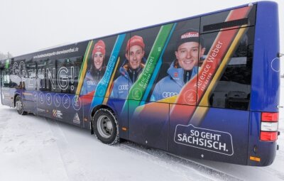 Auf diesem Bus fahren die Olympia-Teilnehmer durch den Erzgebirgskreis - Einen Bus im Olympia-Design hat die Regionalverkehr Erzgebirge GmbH (RVE) in Besitz.