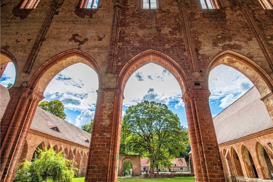 Auf Genusstour durch Brandenburg - Schlüsselwerk der Norddeutschen Backsteingotik: Das Kloster Chorin wurde zum Vorbild für viele andere Kirchenbauten. 