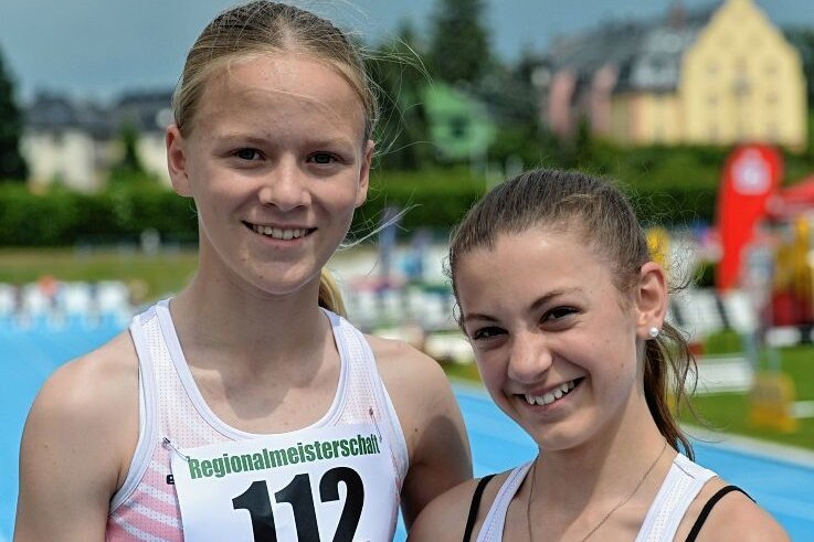 Auf Landesebene viele Titel erkämpft - Hanna Schubert (links) und Rosa Charlène Tittmann vom LV 90 Erzgebirge, hier zu sehen bei der Regionalmeisterschaft, konnten auch auf Landesebene mit Goldmedaillen überzeugen. 