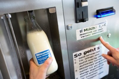 Auf Sachsens Bauernhöfen öffnen immer mehr Milchtankstellen - 