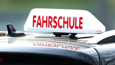 Aufatmen bei den Fahrschulen im Erzgebirge - Die Erleichterung bei den Fahrschulen ist groß. Die Führerschein-Ausbildung in Sachsen ist wieder unter der 3G-Regel möglich. 