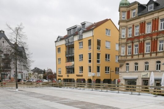 Der Aufbau der Eisbahn auf dem Johannisplatz in Limbach-Oberfrohna im Vorjahr. 