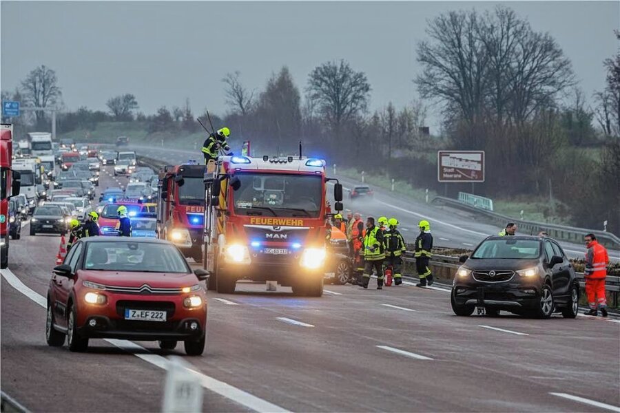 Auffahrunfall auf der A 4: Fast 70.000 Euro Schaden - 