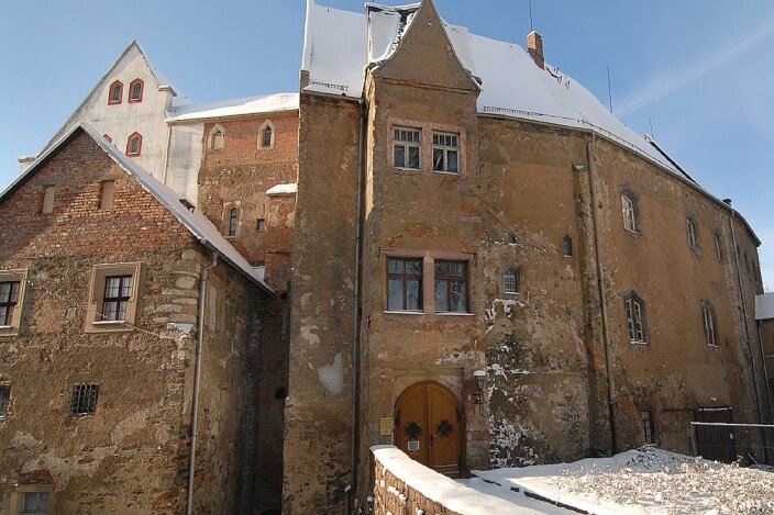 Aufmarsch der Schloss-Interessenten - Drei Interessenten mit unterschiedlichen Konzepten bewerben sich um Schloss Sachsenburg.