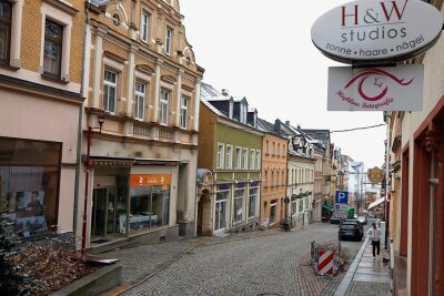 Aufsteller für Händler sind auch 2022 kostenlos - Die Händler und Gastronomen in der Innenstadt von Hohenstein-Ernstthal profitieren von der Verlängerung der Ausnahmeregelung. 