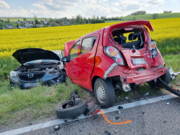 Augustusburg: Drei Verletzte bei Unfall auf der S236 - Unfallstelle auf der S236 